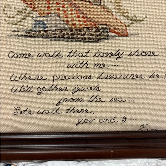 Framed Seashell Embroidery Art hand stitched - Picture 3 of 10